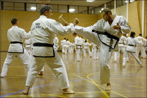 Rhee Tae Kwon-Do kicking drill, October 2015, Perth