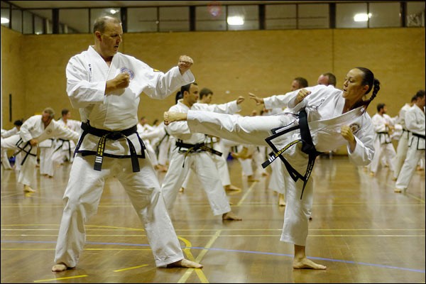 Rhee Tae Kwon-Do kicking drill, October 2015, Perth