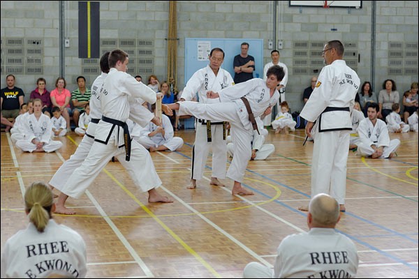 Rhee Tae Kwon-Do instruction, November 2015, Perth